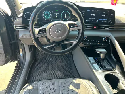 Hyundai Elantra 2021 года за 6 677 575 тг. в Алматы – фото 9
