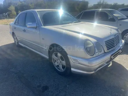 Mercedes-Benz E 280 1997 года за 2 500 000 тг. в Байконыр – фото 3