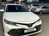 Toyota Camry 2020 года за 13 000 000 тг. в Бауыржана Момышулы – фото 2