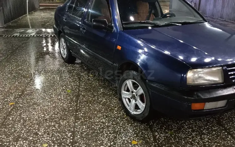 Volkswagen Vento 1992 годаfor1 100 000 тг. в Шымкент