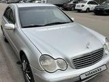 Mercedes-Benz C 240 2001 года за 3 200 000 тг. в Алматы – фото 4