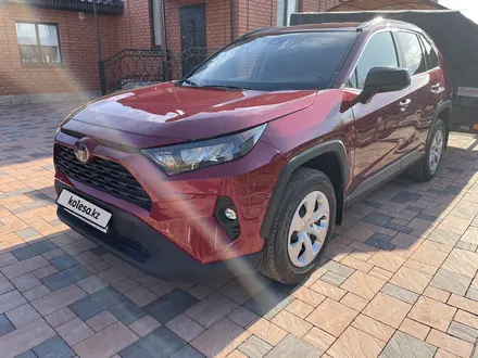 Toyota RAV4 2020 года за 13 000 000 тг. в Актобе – фото 2