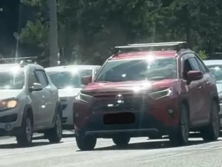 Toyota RAV4 2021 года за 21 000 000 тг. в Астана