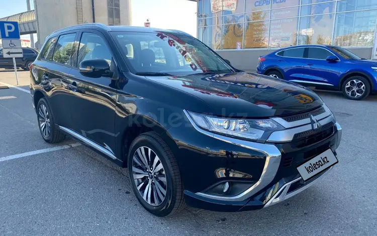 Mitsubishi Outlander 2023 годаfor13 650 000 тг. в Астана