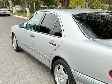 Mercedes-Benz E 280 1996 года за 3 350 000 тг. в Шымкент