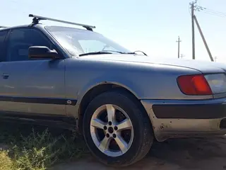 Audi 100
