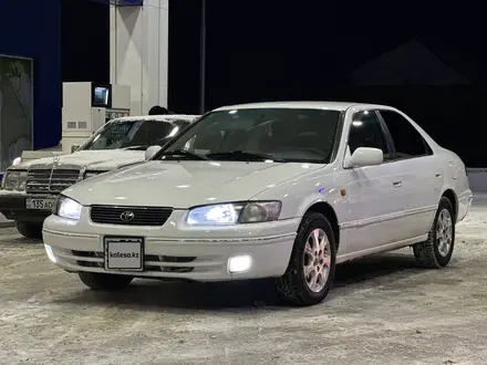 Toyota Camry 1998 года за 3 700 000 тг. в Талдыкорган – фото 2