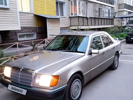 Mercedes-Benz E 260 1991 года за 2 500 000 тг. в Алматы – фото 2