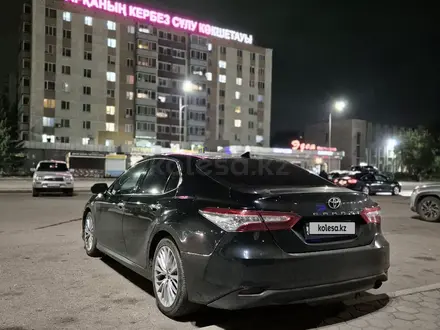 Toyota Camry 2018 года за 13 500 000 тг. в Астана – фото 11