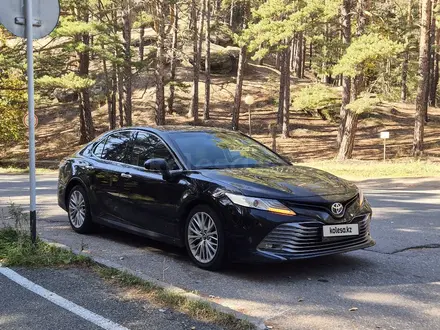 Toyota Camry 2018 года за 13 500 000 тг. в Астана