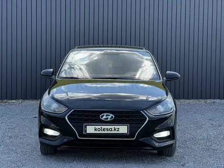 Hyundai Accent 2019 года за 7 100 000 тг. в Актобе – фото 2