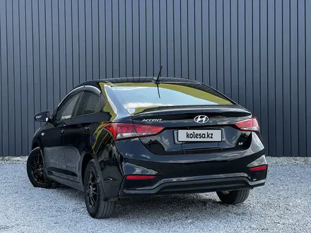 Hyundai Accent 2019 года за 7 100 000 тг. в Актобе – фото 5