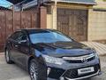 Toyota Camry 2017 года за 13 750 000 тг. в Шымкент