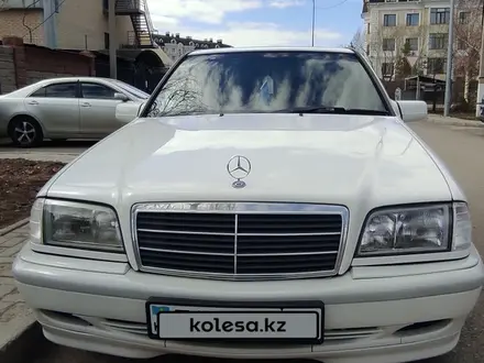 Mercedes-Benz C 200 2000 года за 4 200 000 тг. в Астана – фото 2