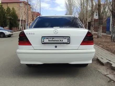 Mercedes-Benz C 200 2000 года за 4 200 000 тг. в Астана – фото 4