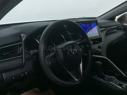 Toyota Camry 2022 года за 10 350 000 тг. в Астана – фото 12