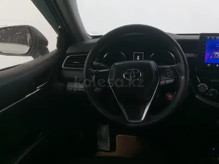 Toyota Camry 2022 года за 10 350 000 тг. в Астана – фото 13