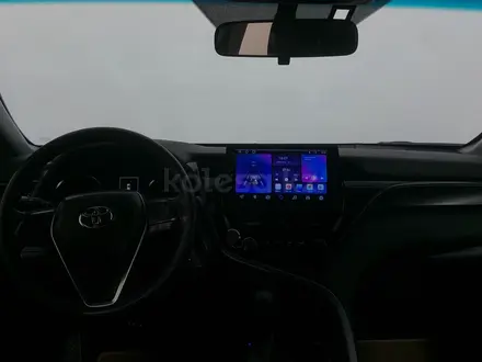 Toyota Camry 2022 года за 10 350 000 тг. в Астана – фото 14