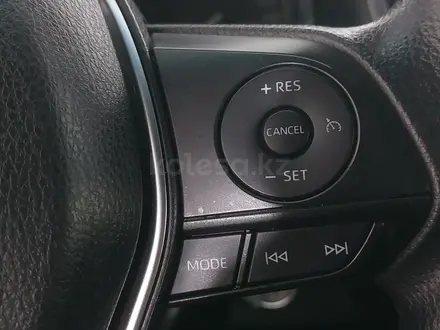 Toyota Camry 2022 года за 10 350 000 тг. в Астана – фото 20