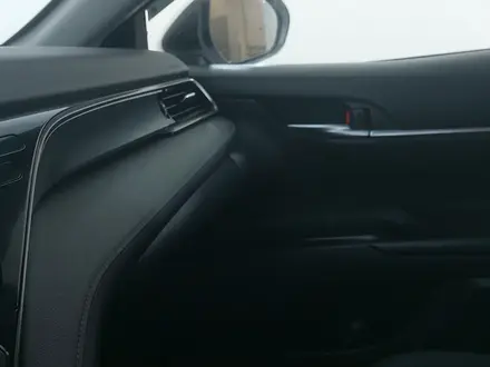 Toyota Camry 2022 года за 10 350 000 тг. в Астана – фото 24