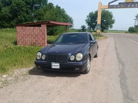 Mercedes-Benz E 280 1996 года за 2 246 421 тг. в Алматы