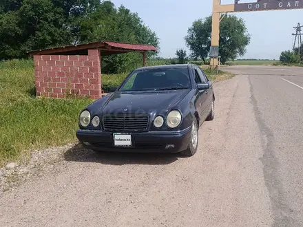 Mercedes-Benz E 280 1996 года за 2 246 421 тг. в Алматы – фото 4