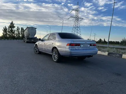 Toyota Camry 1998 года за 3 800 000 тг. в Алматы – фото 35