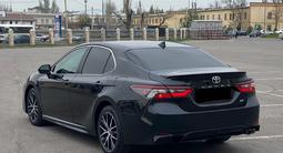 Toyota Camry 2020 года за 13 300 000 тг. в Тараз – фото 3