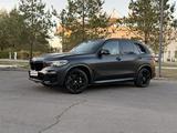 BMW X5 2020 года за 29 999 999 тг. в Астана – фото 2