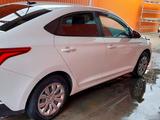 Hyundai Accent 2020 годаfor6 400 000 тг. в Атырау – фото 2