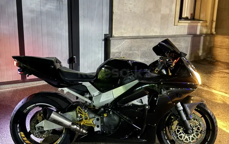 Honda  CBR 929RR Fireblade 2001 годаүшін2 000 000 тг. в Алматы
