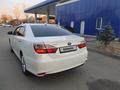 Toyota Camry 2015 года за 9 000 000 тг. в Усть-Каменогорск – фото 2