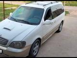 Kia Carnival 2002 года за 2 000 000 тг. в Сарыагаш – фото 2