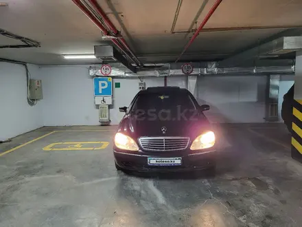 Mercedes-Benz S 320 2000 года за 4 200 000 тг. в Астана – фото 5