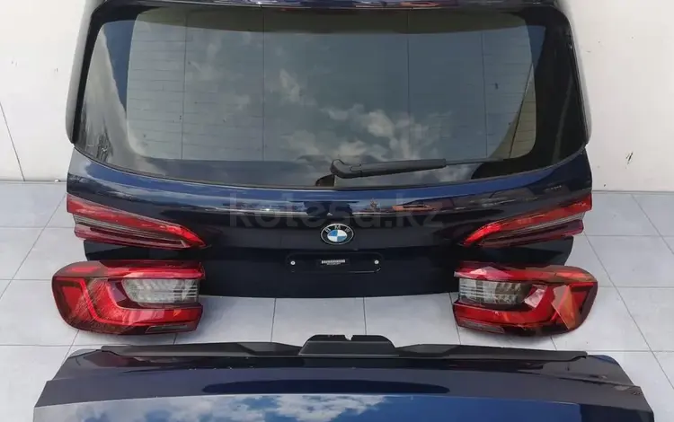 Крышка багажника нижняя BMW за 385 000 тг. в Алматы