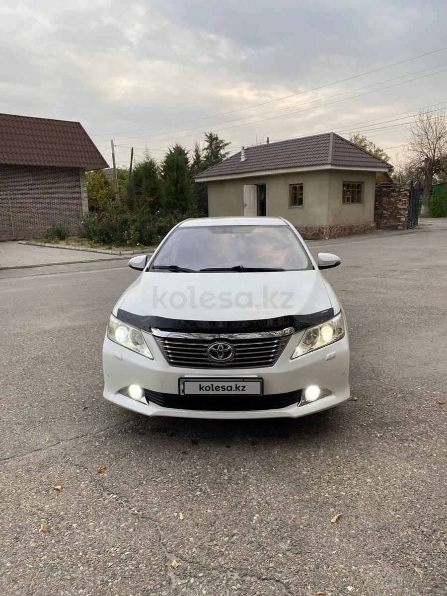 Toyota Camry 2011 г.