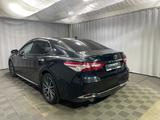 Toyota Camry 2023 года за 13 100 000 тг. в Алматы – фото 2