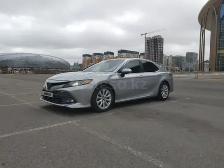 Toyota Camry 2018 года за 12 000 000 тг. в Астана – фото 2