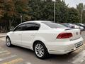 Volkswagen Passat 2014 года за 5 200 000 тг. в Алматы – фото 15
