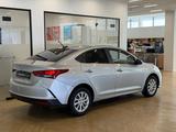 Hyundai Accent 2021 года за 7 250 000 тг. в Астана – фото 2