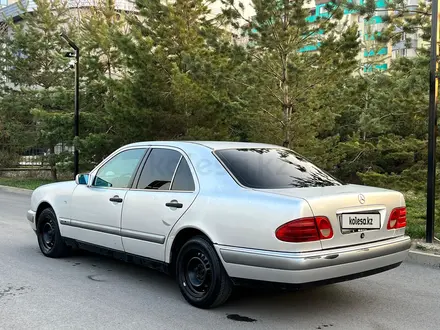 Mercedes-Benz E 230 1996 года за 2 000 000 тг. в Алматы – фото 3