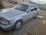 Mercedes-Benz E 200 1993 года за 2 200 000 тг. в Туркестан – фото 2