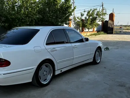 Mercedes-Benz E 320 2001 года за 4 100 000 тг. в Атырау – фото 6