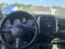 Toyota RAV4, 2004