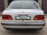 Mercedes-Benz E 320 1997 года за 2 800 000 тг. в Талдыкорган – фото 4