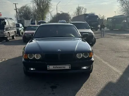 BMW 735 1996 года за 3 800 000 тг. в Алматы