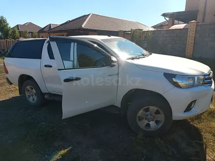 Toyota Hilux 2017 года за 13 333 000 тг. в Актобе