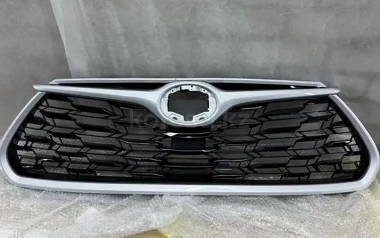 Решетка радиатора Toyota Highlander за 1 000 тг. в Астана