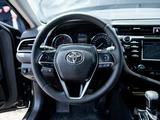 Toyota Camry 2019 года за 13 490 000 тг. в Актау – фото 5