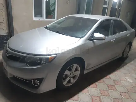 Toyota Camry 2014 года за 6 000 000 тг. в Шымкент – фото 2